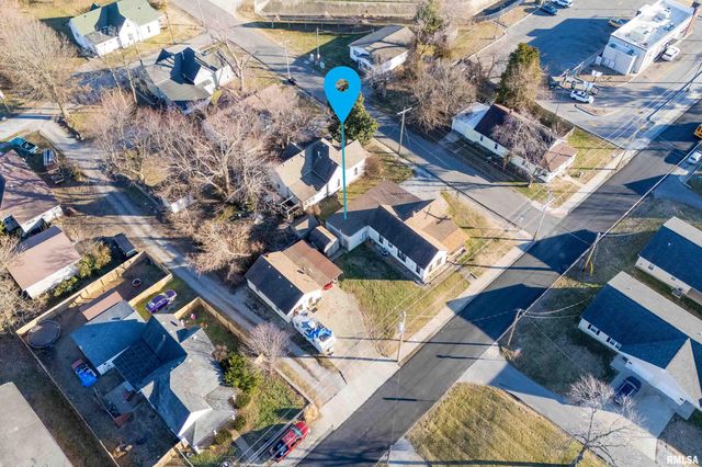 201 N VICKSBURG Street, Marion, IL 62959