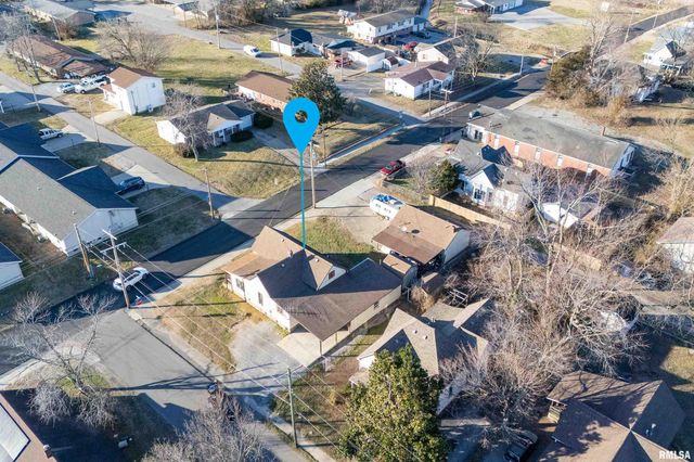 201 N VICKSBURG Street, Marion, IL 62959