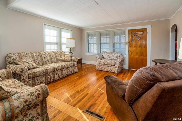 201 N VICKSBURG Street, Marion, IL 62959