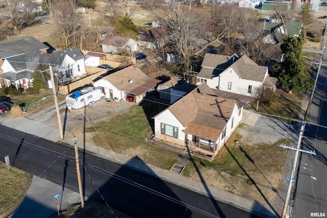 201 N VICKSBURG Street, Marion, IL 62959