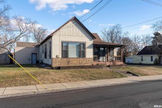 201 N VICKSBURG Street, Marion, IL 62959