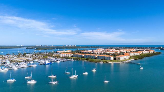 14550 Dulce Real Avenue, Fort Pierce, FL 34951