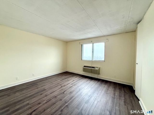 120 Huntington Turnpike 809, Bridgeport, CT 06610