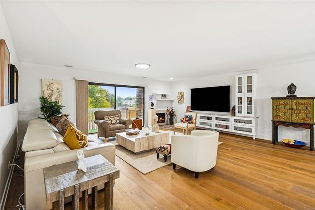 3110 Pheasant Creek Drive 318, Northbrook, IL 60062