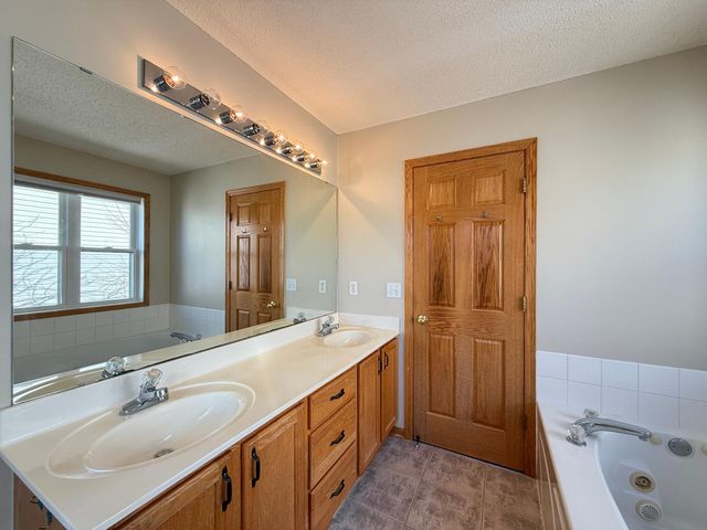 16888 78th Avenue N, Maple Grove, MN 55311