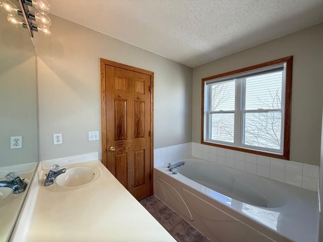 16888 78th Avenue N, Maple Grove, MN 55311