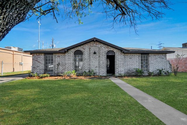 8011 La Roche Lane, Houston, TX 77036