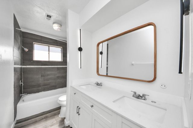 8011 La Roche Lane, Houston, TX 77036