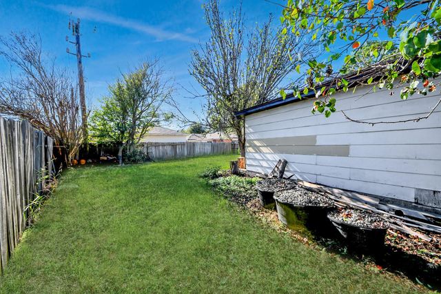 8011 La Roche Lane, Houston, TX 77036