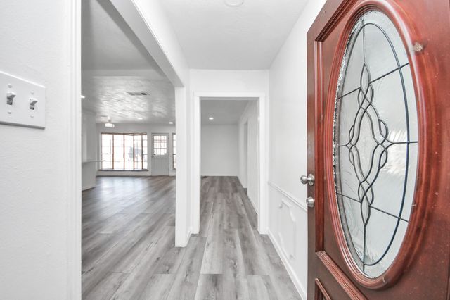 8011 La Roche Lane, Houston, TX 77036