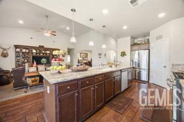 14515 Southernwood Avenue, Bakersfield, CA 93314