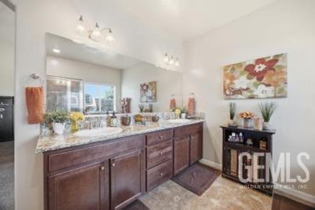 14515 Southernwood Avenue, Bakersfield, CA 93314