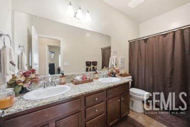 14515 Southernwood Avenue, Bakersfield, CA 93314