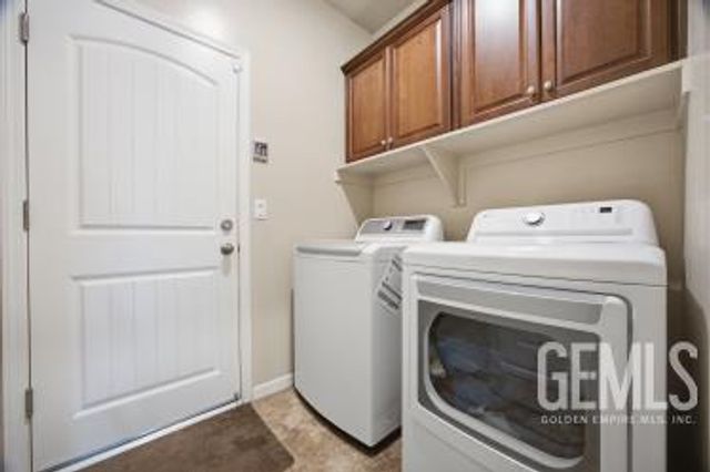 14515 Southernwood Avenue, Bakersfield, CA 93314