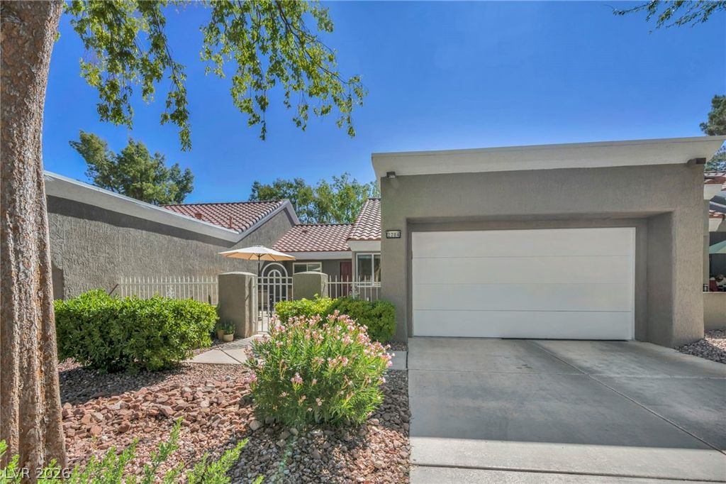 2704 Glencliff Drive, Las Vegas, NV 89134 — photo 3