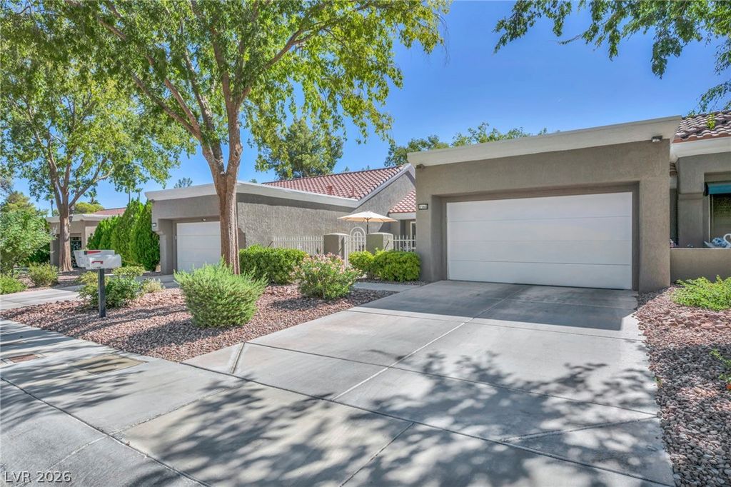 2704 Glencliff Drive, Las Vegas, NV 89134 — photo 4