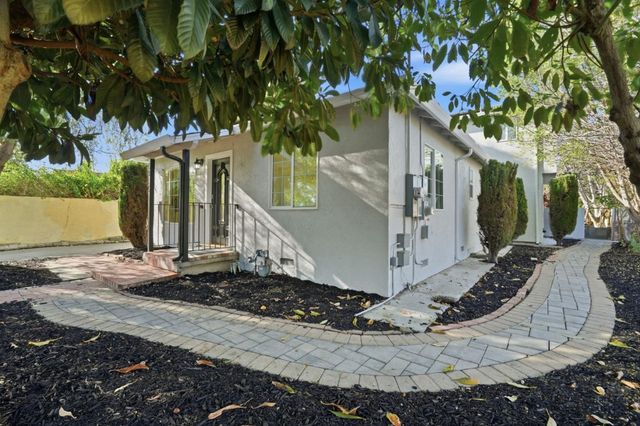 1017 Beech Street, East Palo Alto, CA 94303