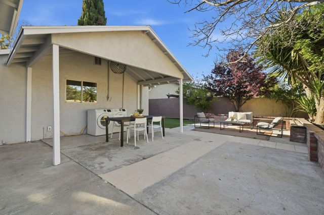 1017 Beech Street, East Palo Alto, CA 94303