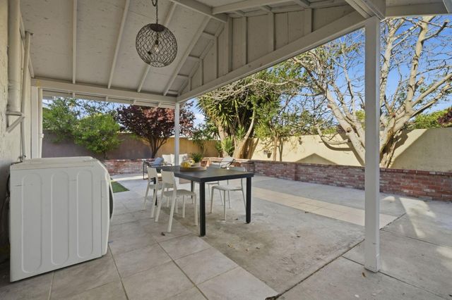 1017 Beech Street, East Palo Alto, CA 94303