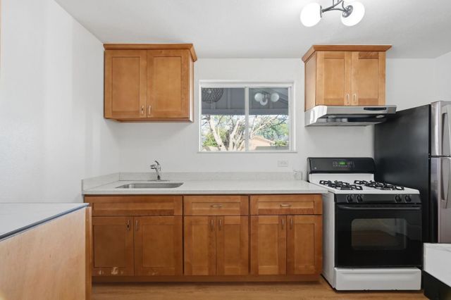 1017 Beech Street, East Palo Alto, CA 94303