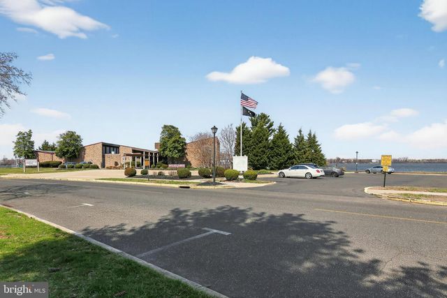 1059 HARBOUR DR, Palmyra, NJ 08065