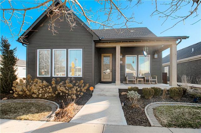 8129 N Farley Avenue, Kansas City, MO 64158