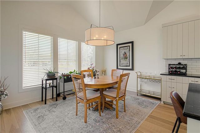 8129 N Farley Avenue, Kansas City, MO 64158