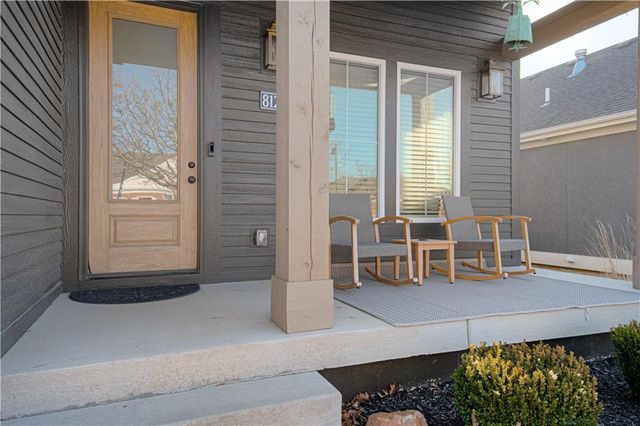 8129 N Farley Avenue, Kansas City, MO 64158