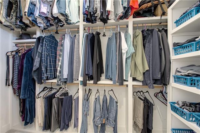 8129 N Farley Avenue, Kansas City, MO 64158