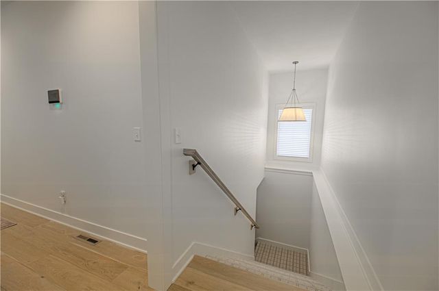 8129 N Farley Avenue, Kansas City, MO 64158