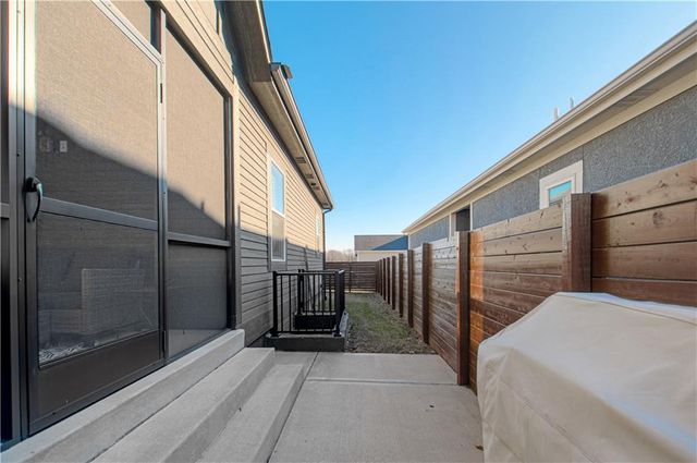 8129 N Farley Avenue, Kansas City, MO 64158