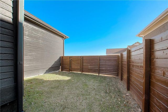 8129 N Farley Avenue, Kansas City, MO 64158