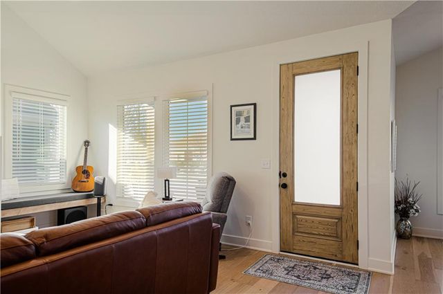 8129 N Farley Avenue, Kansas City, MO 64158