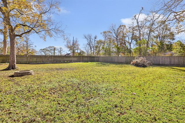 104 County Road 4534, Dayton, TX 77535