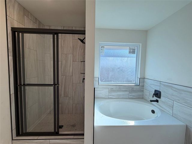 1104 Redwood Creek Drive, Yukon, OK 73099