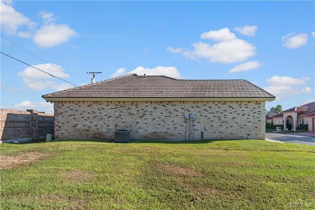 1141 Fairway Lane, Harlingen, TX 78550