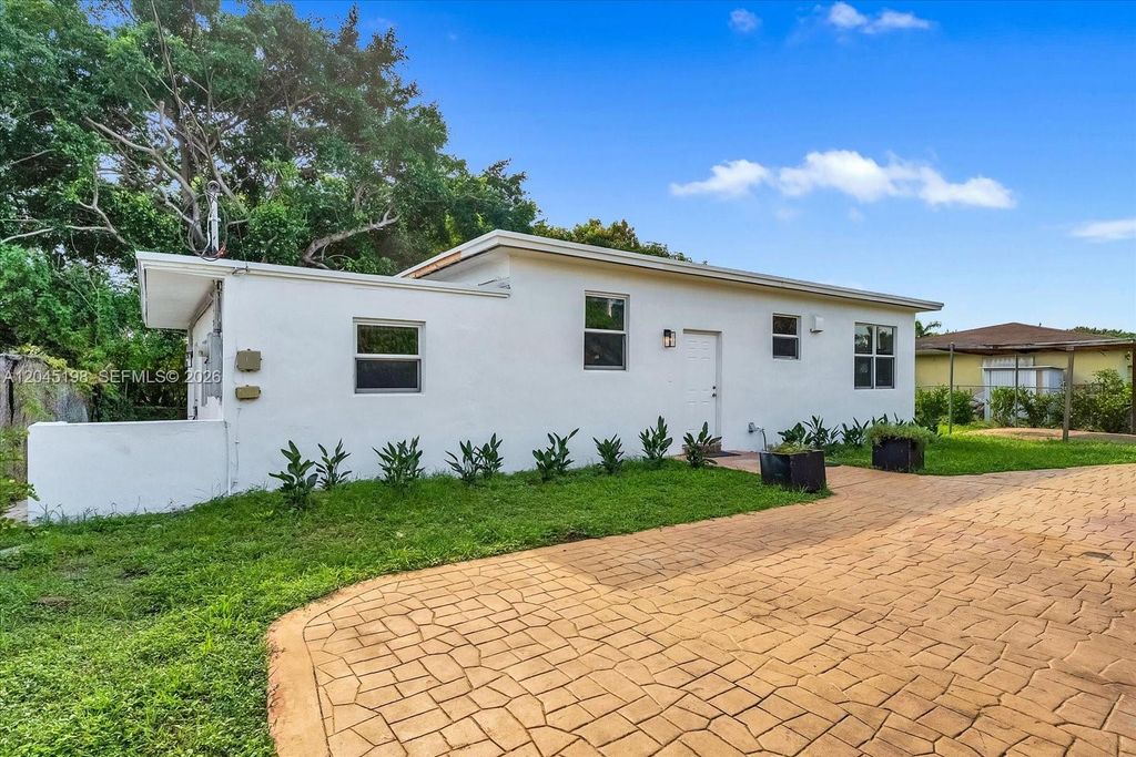 13415 NW 22nd Avenue, Miami, FL 33167