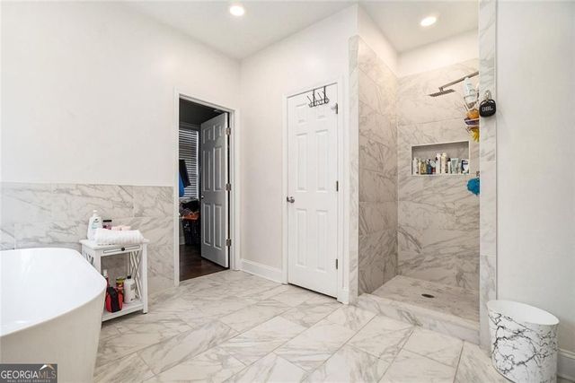 2798 Glenlocke Circle NW, Atlanta, GA 30318