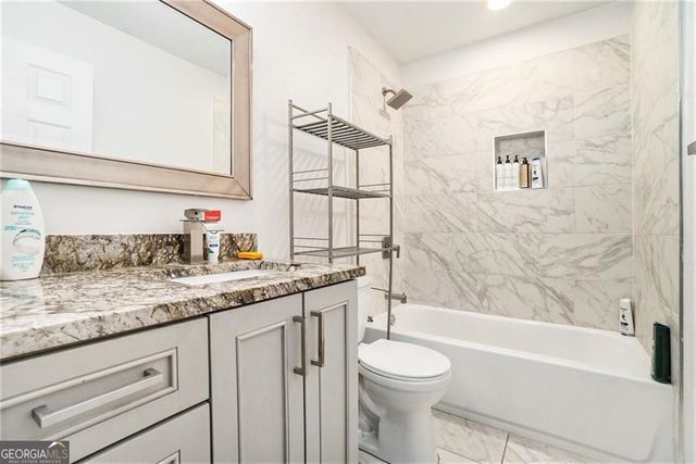 2798 Glenlocke Circle NW, Atlanta, GA 30318