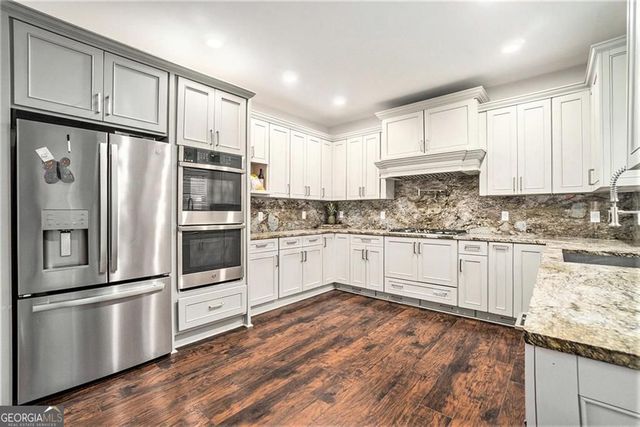 2798 Glenlocke Circle NW, Atlanta, GA 30318