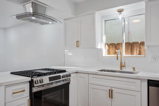 1928 S Linwood Street, Visalia, CA 93277