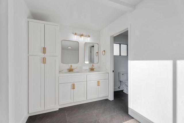 1928 S Linwood Street, Visalia, CA 93277