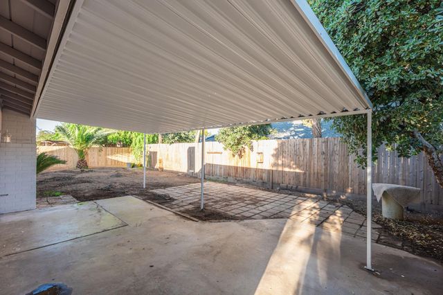1928 S Linwood Street, Visalia, CA 93277