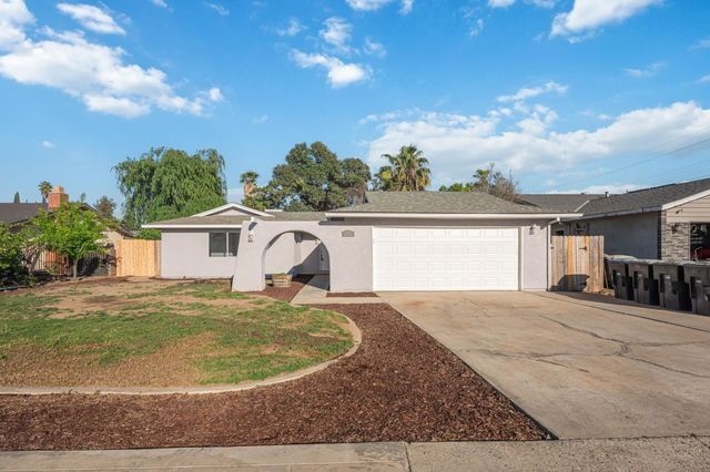 1928 S Linwood Street, Visalia, CA 93277