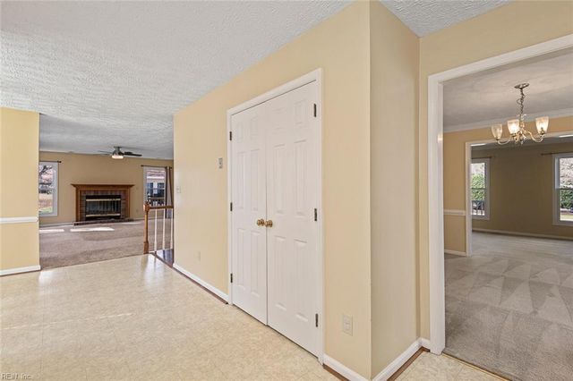 804 Lancaster LN, Newport News, VA 23602