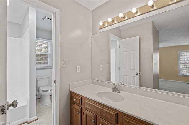 804 Lancaster LN, Newport News, VA 23602