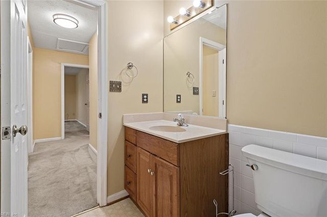 804 Lancaster LN, Newport News, VA 23602