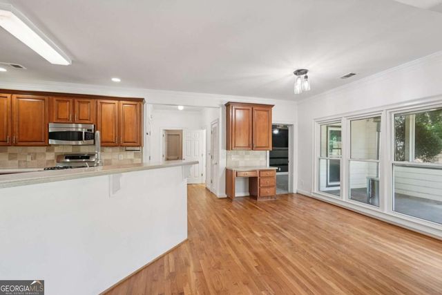 1496 Fallsbrook Court NW, Acworth, GA 30101