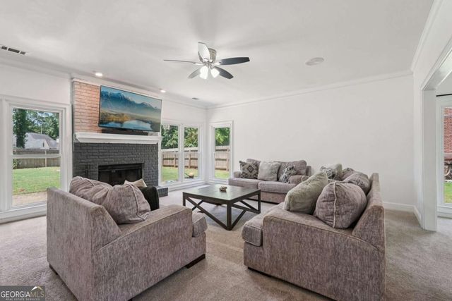 1496 Fallsbrook Court NW, Acworth, GA 30101