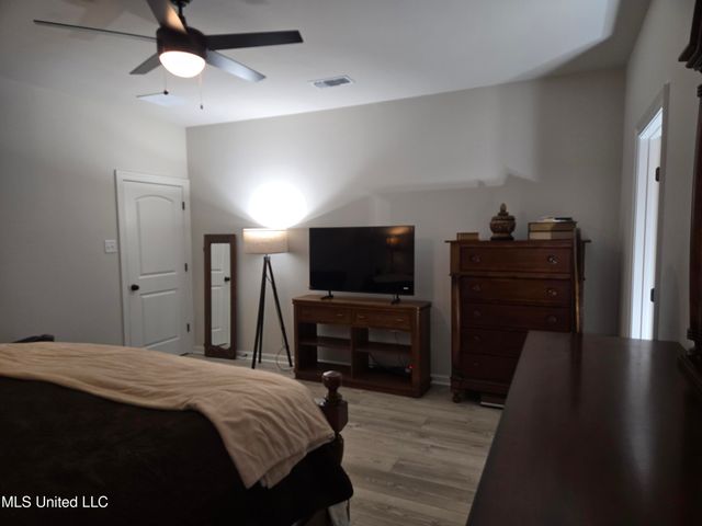 14334 Southern Oak Avenue, Gulfport, MS 39503